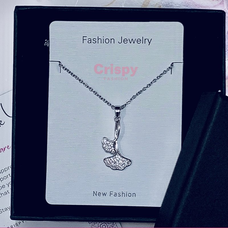 Serse Cute Ginkgo Motif Pendant Necklace