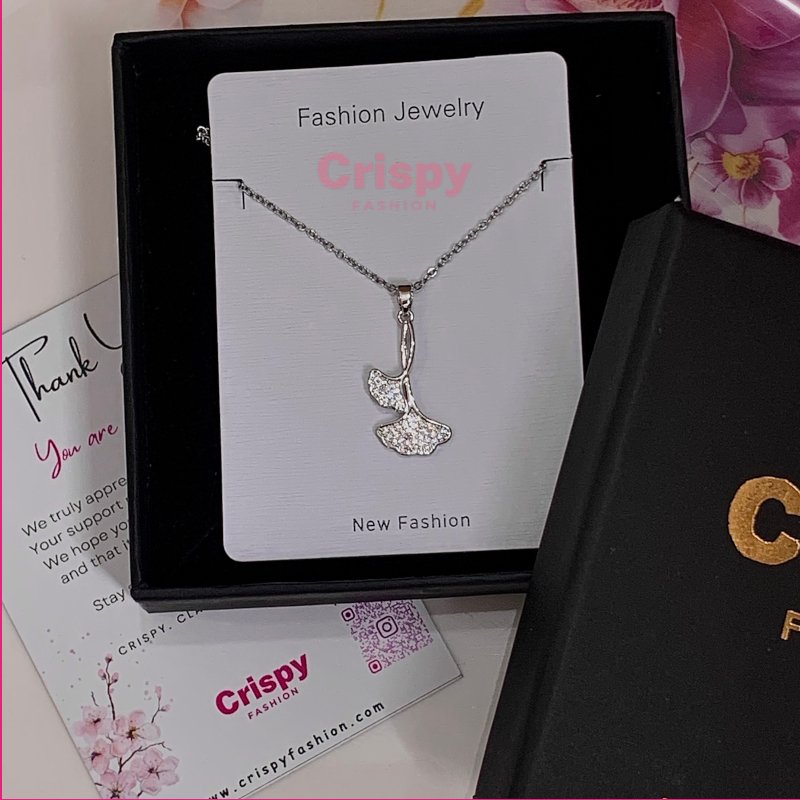 Serse Cute Ginkgo Motif Pendant Necklace