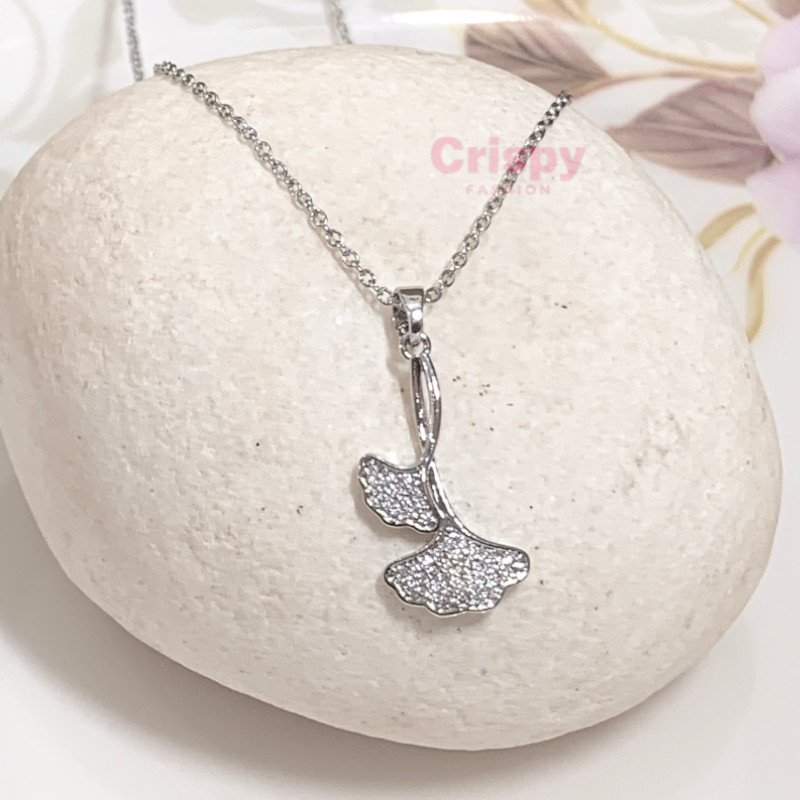 Serse Cute Ginkgo Motif Pendant Necklace