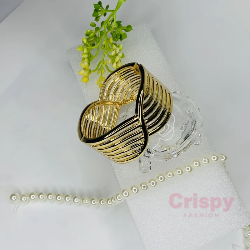 Golden Polished Intertwined Kada Bracelet For Women