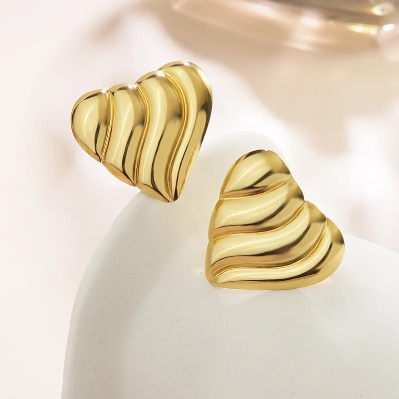 Ribbed Golden Heart Stud Earrings